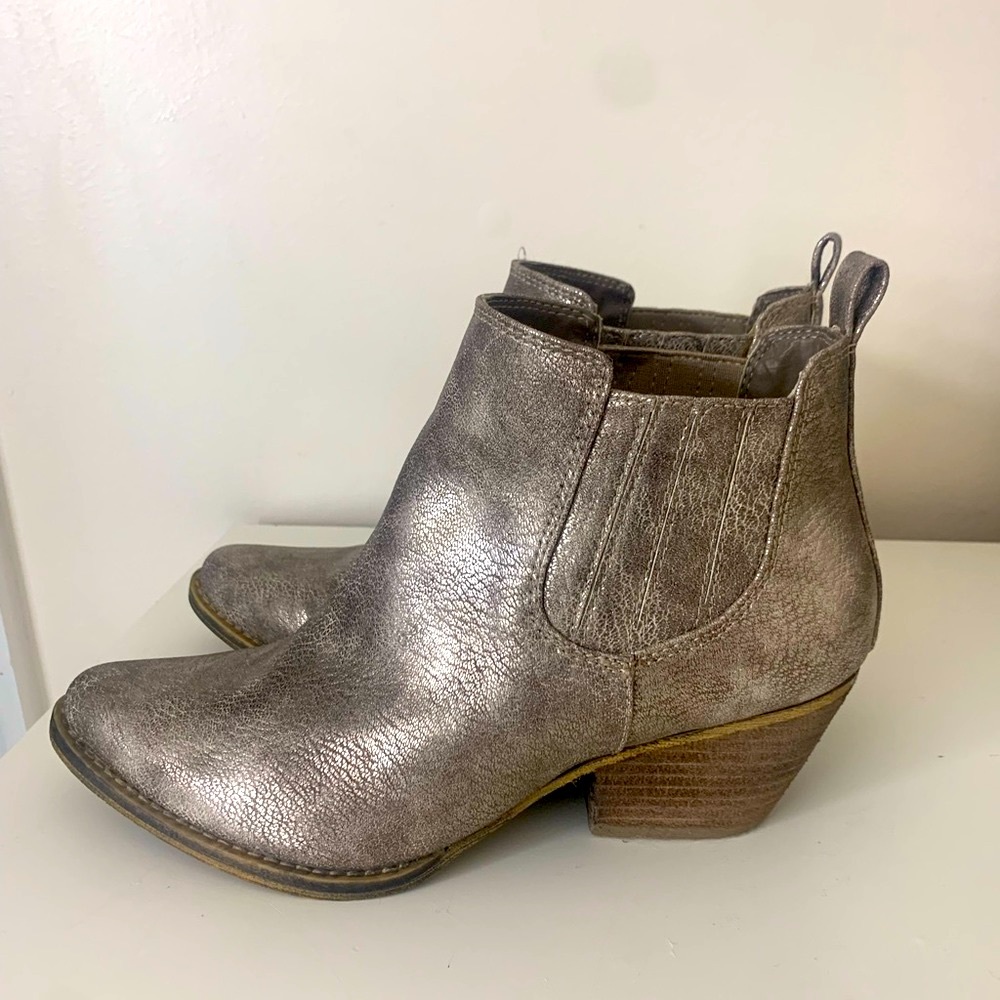 Very Volatile Metallic Ankle Boots
